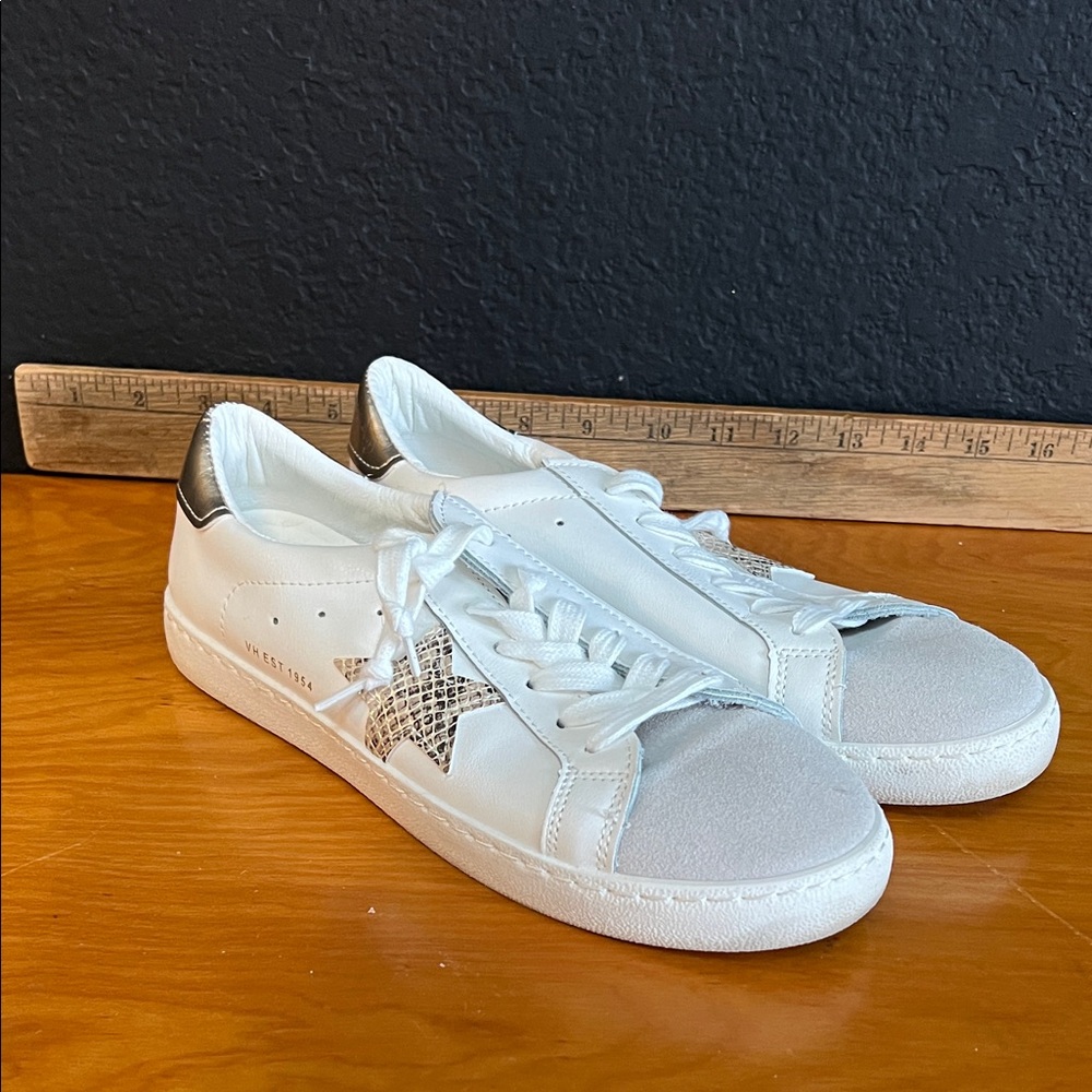 Women's Vintage Havana Carla White and Snake Grey Sneakers Size 7.5